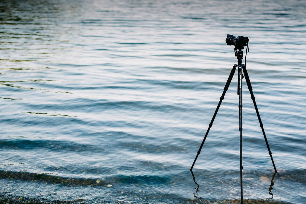 Black Carbon Fiber 4 Section Tripod with Head V716