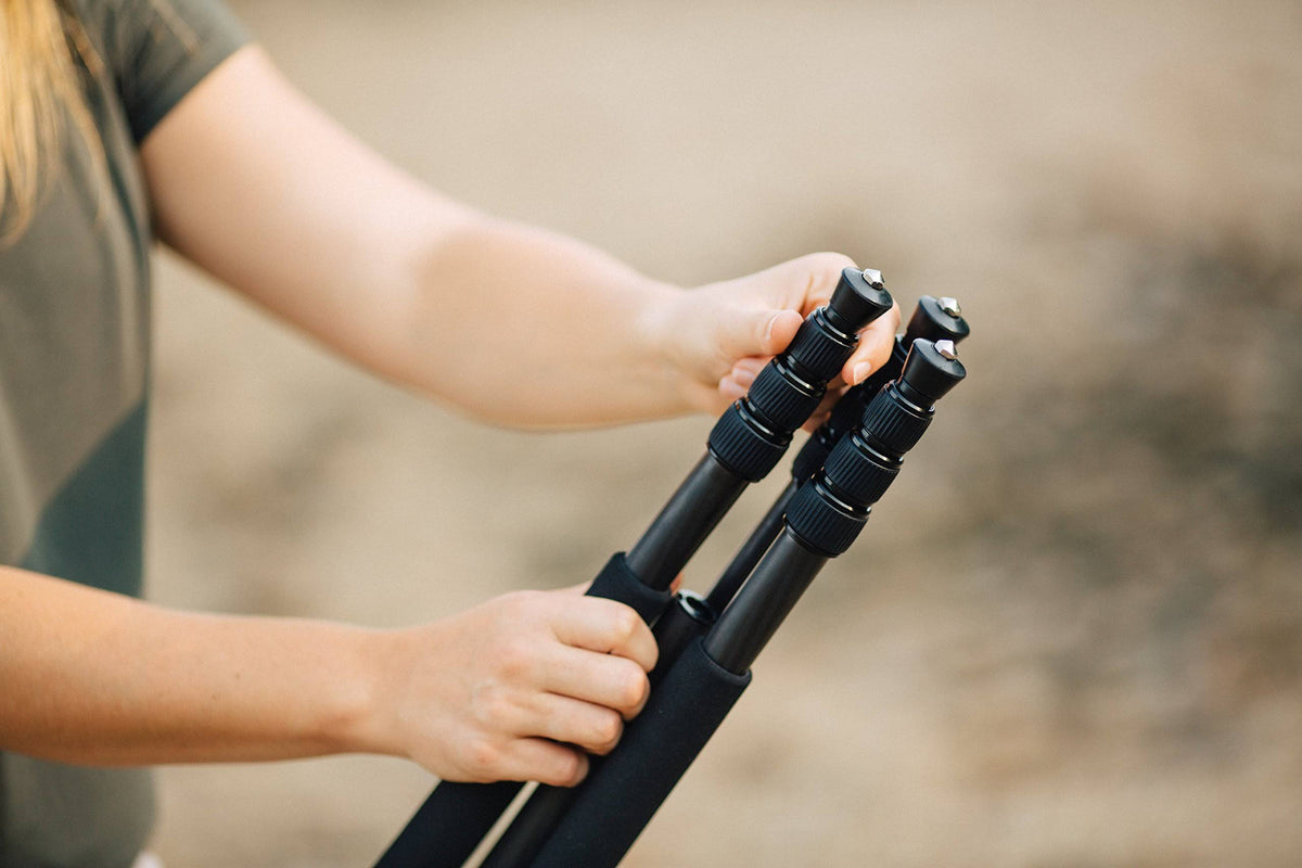 Black Carbon Fiber 4 Section Tripod with Head V716