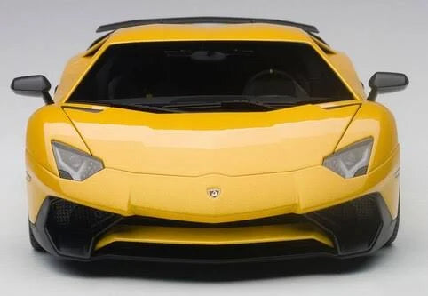 Metallic-yellow 2015 Model Car 1:18 L9202