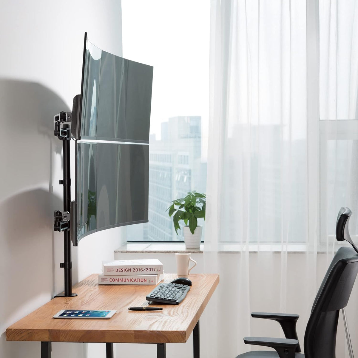 Quad Monitor Desk Stand with 4 Articulating Arms W560