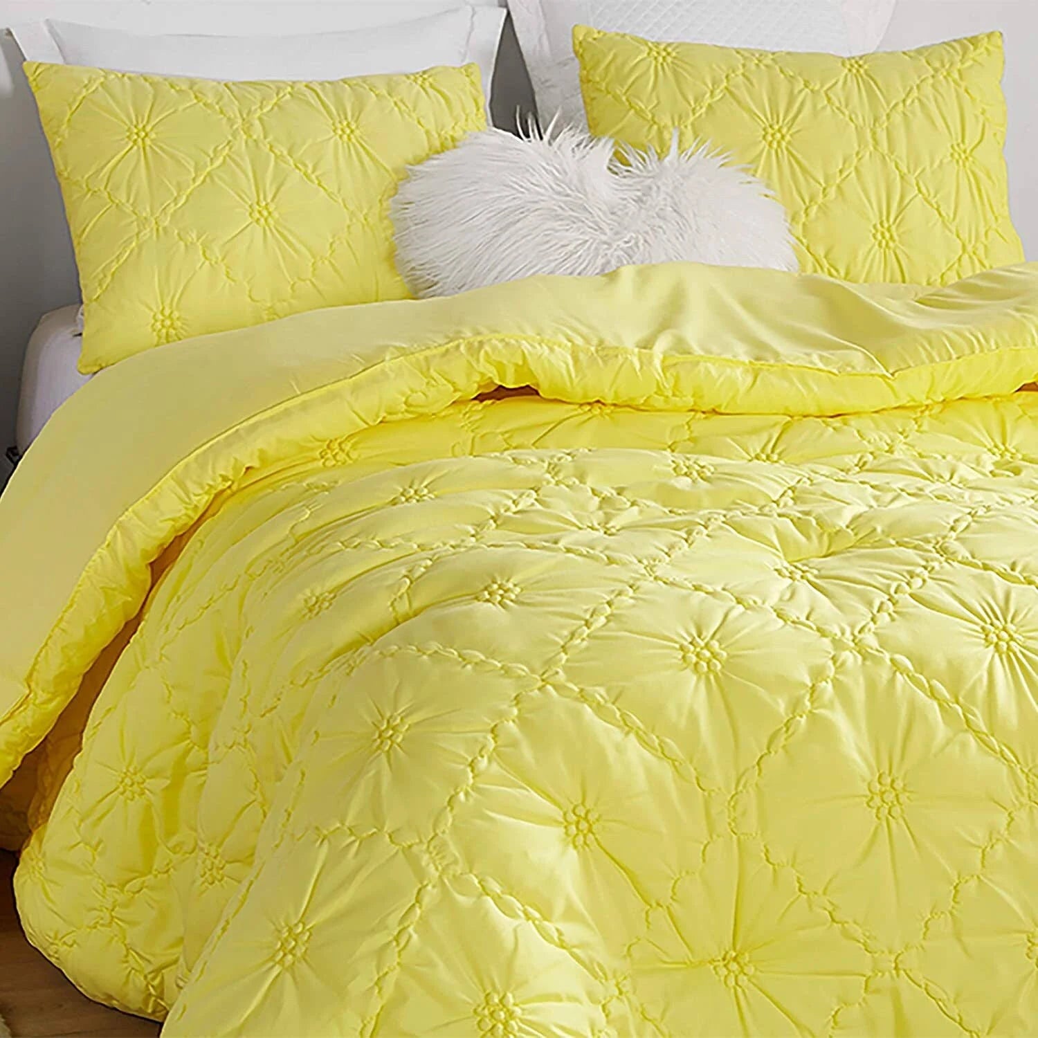 Oversized Limelight Yellow Queen Comforter V380291