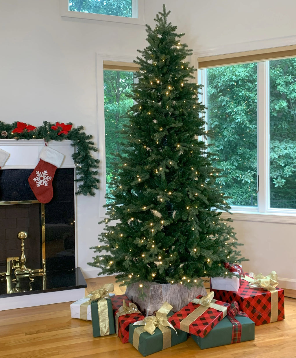 7.5 Ft Pre-Lit Christmas Tree with 400 LED Lights N786751