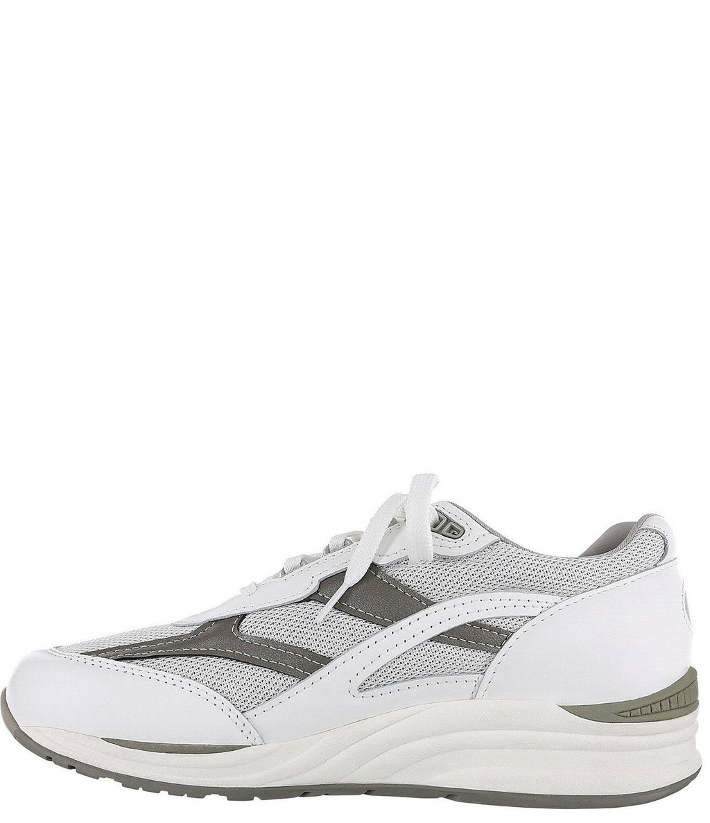 White 6 Wide Mesh Shoes I8925