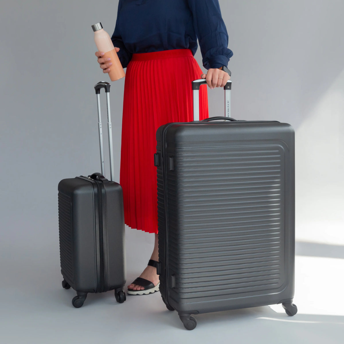5pc Hardside Rolling Spinner Upright Set, 20" 28" Luggage, 3pc Packing Cubes, Charcoal B5606